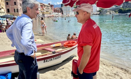 Sestri, al via il presidio bagnini sulle spiagge libere e il contingentamento in Baia