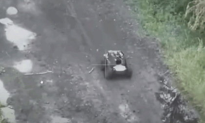 Soldati si arrendono ai robot: la prima resa della storia ad una pattuglia di droni