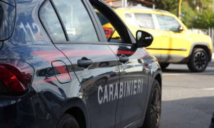 Evaso dai domiciliari, arrestato in piscina dai Carabinieri in costume