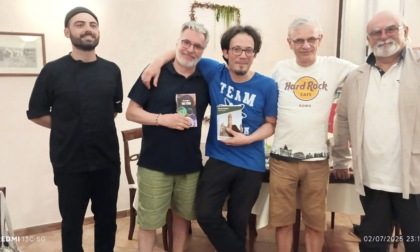 Tre autori, tre libri, cibo slow food e folto pubblico: gran serata letteraria al Capel Rosso