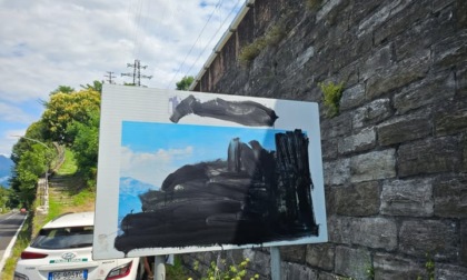 Vandali imbrattano il cartello di Corenno Plinio