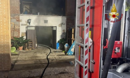 Cappa va a fuoco all'interno di una stalla a Sandrigo