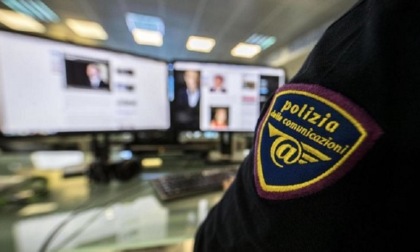 Foto rubate finiscono su un sito hard, indaga la Polizia Postale