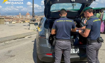 Gioco delle tre carte a Piazzale Michelangelo, smascherato dalla GdF