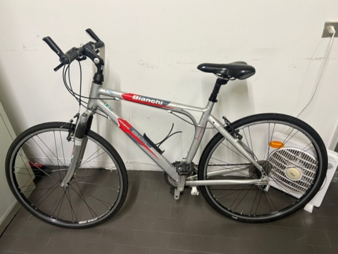 In fuga su una bici rubata, arrestato 33enne senza fissa dimora