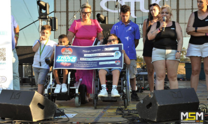 La "Truck my life" dona un assegno ai bambini affetti da Sma