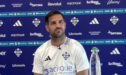 Mister Fàbregas presenta Bologna-Como: "Mi aspetto una partita molto fisica. Sono preoccupato per Diao"
