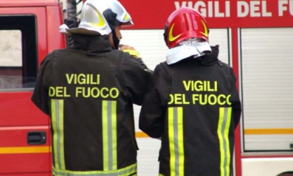 Ponteggi di una casa in ristrutturazione crollano a causa del forte vento