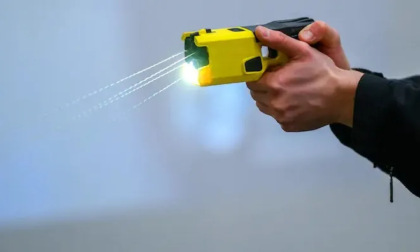 Roggero (Lega) sui taser: "Bene seguire la strada tracciata dalla Lega, ora però servono gli atti"