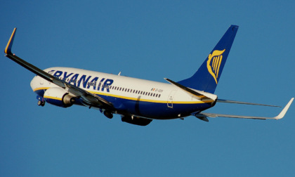 Ryanair e i bonus ai dipendenti che bloccano i bagagli a mano troppo grandi