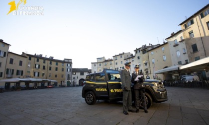 Si finge maresciallo della Finanza per truffare un agriturismo in Garfagnana: denunciato