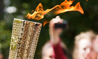 Tre tappe in Martesana per la fiaccola olimpica di Milano Cortina