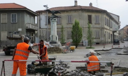 Via il porfido dalla martoriata via Cavour