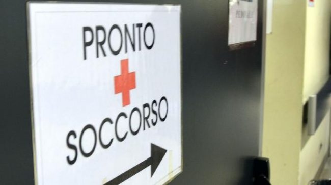 79enne in bicicletta investita: muore poco dopo in ospedale