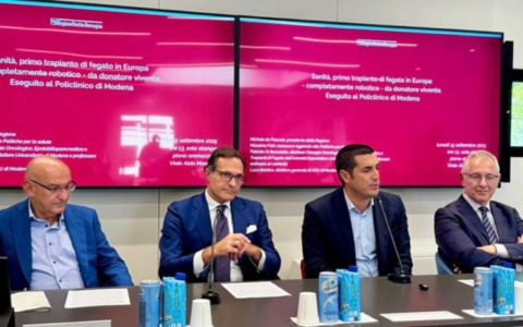 A Modena eseguito per la prima volta un trapianto di fegato da donatore vivente completamente robotico