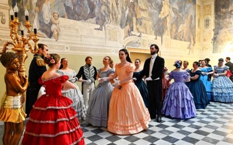 Al via un nuovo corso di danze ottocentesche e scozzesi