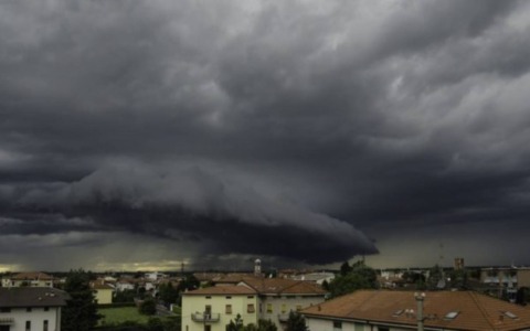 Allerta maltempo in Lombardia sabato 13 settembre 2025: le zone a rischio temporali e allagamenti
