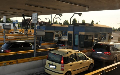 Autorità dei Trasporti: “Pedaggi meno cari ed utenti rimborsati in caso di cantieri”
