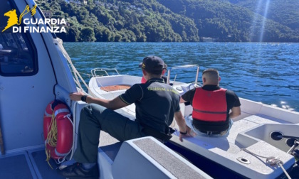 Barca in avaria: interviene in soccorso la Guardia di Finanza