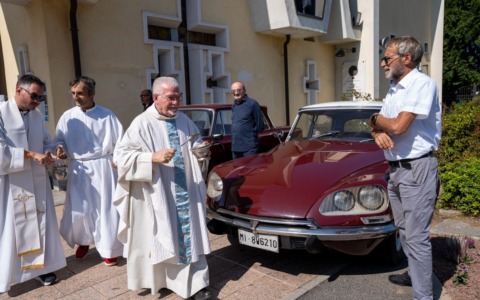Benedizione auto d’epoca al Santuario della Madonna del Bosco a Novara