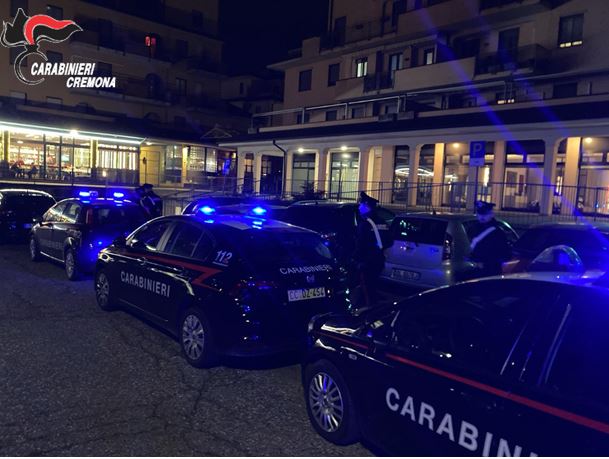 Blitz nei locali pubblici: al setaccio un locale notturno, una discoteca e un centro massaggi