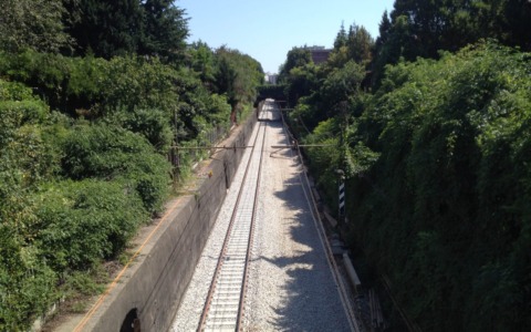 Ferrovia chiusa, slitta il ritorno a scuola di centinaia di studenti