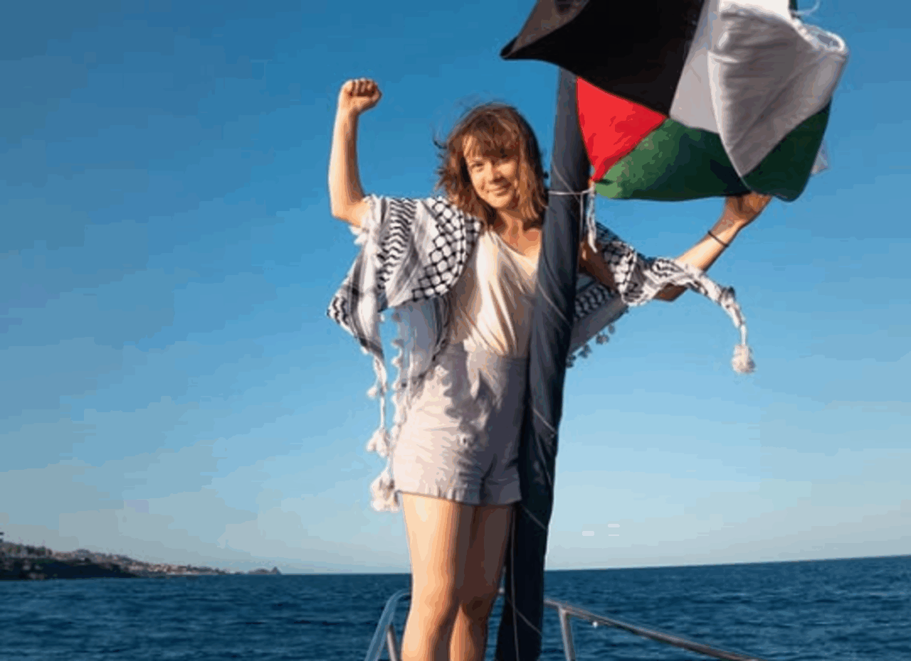 Flotilla per Gaza: l’imbarcazione con a bordo Greta Thunberg colpita da un drone