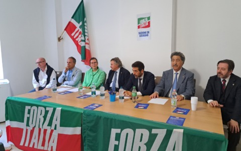 Forza Italia apre la nuova sede… e la campagna elettorale