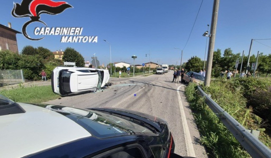 Frontale a Roverbella, grave una 37enne di Valeggio sul Mincio: gli occupanti dell’altra auto sono scappati