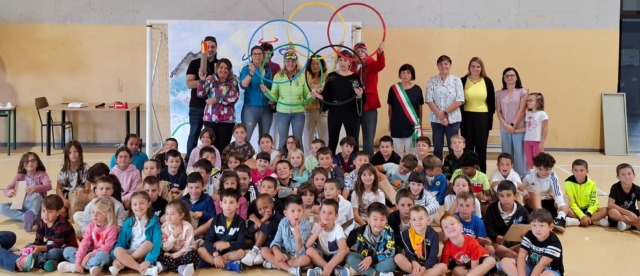 Grande festa a scuola per il taglio del nastro del nuovo anno scolastico