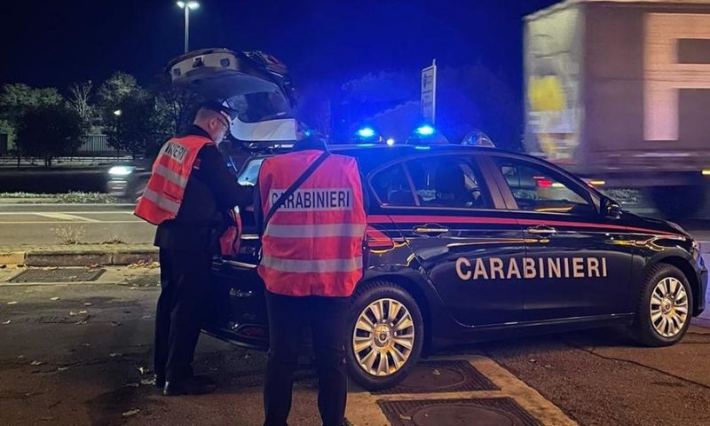 In auto con arnesi da scasso
