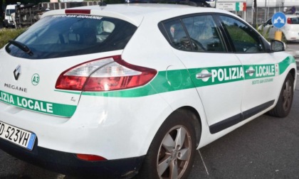 In tre su un'auto rubata e con arnesi da scasso: tutti denunciati
