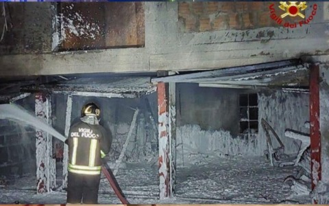 Incendio in un’abitazione: è di probabile origine dolosa