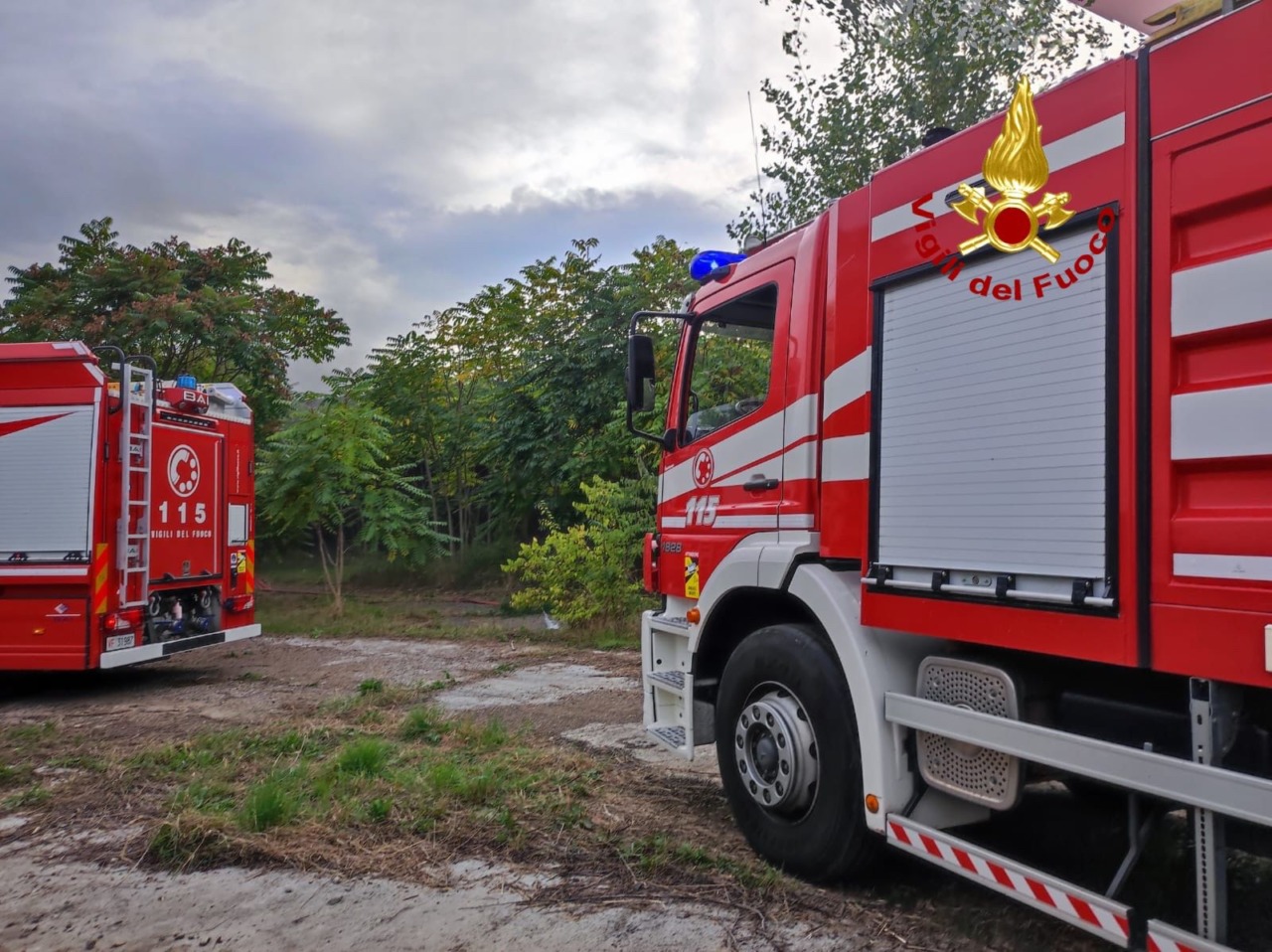 Incendio nell’ex area Zucchi: Vigili del Fuoco sul posto, non risultano feriti né intossicati