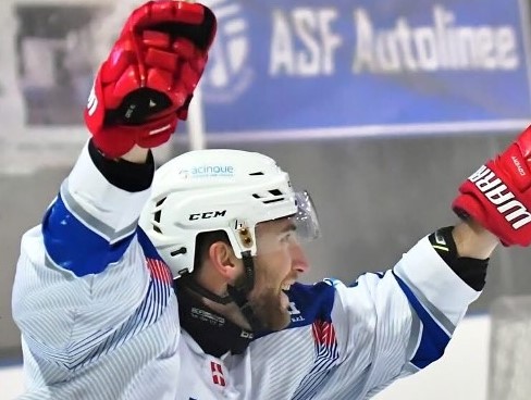 L’Hockey Como riabbraccia l’ala Pirelli e prepara l’esordio con Padova
