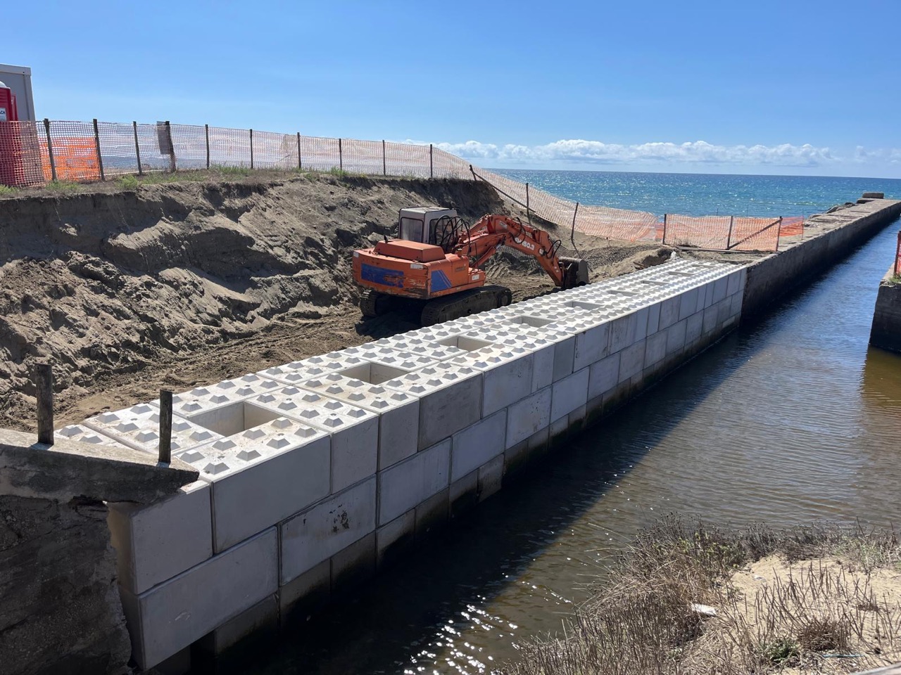 La Bufalara, procedono i lavori di riqualificazione del canale