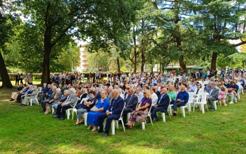 La comunità di Cernusco sul Naviglio ha festeggiato le coppie più fedeli