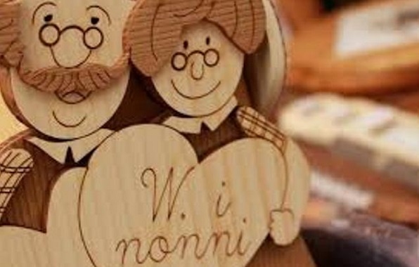 La Festa dei Nonni sta arrivando! Fai un augurio speciale con la Nuova Periferia