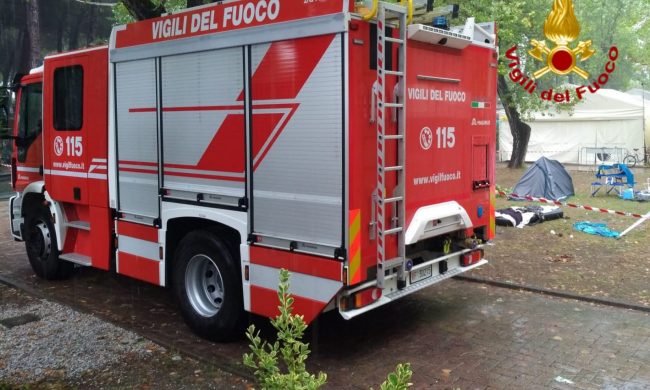 La nebbia coglie di sorpresa due fungaioli, i vigili del fuoco li ritrovano