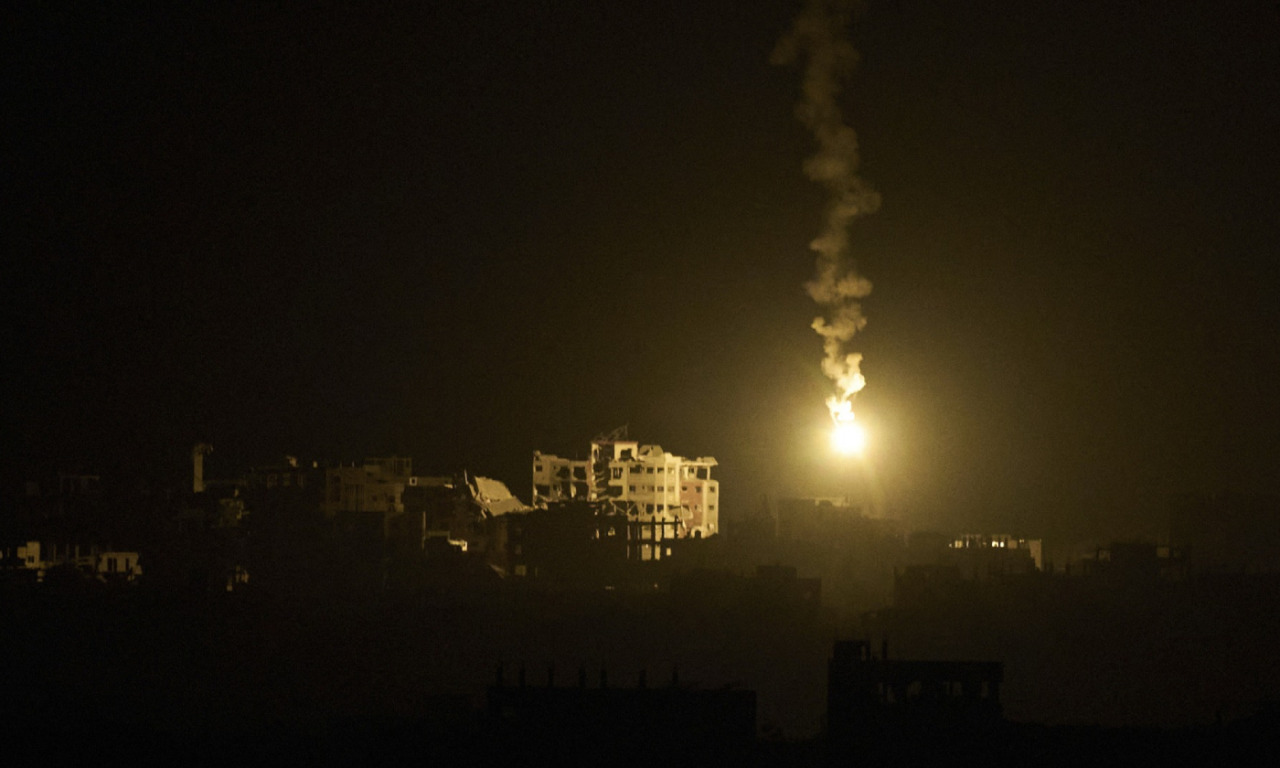 La notte più lunga a Gaza city, bombardamenti senza sosta. Rubio: “Il Qatar è l’unico che può mediare”