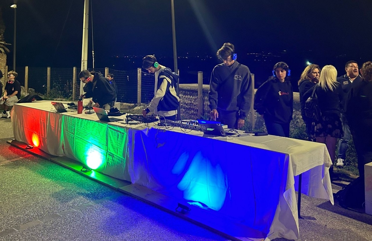 Silent disco, al Castello Ricetto si balla con le cuffie
