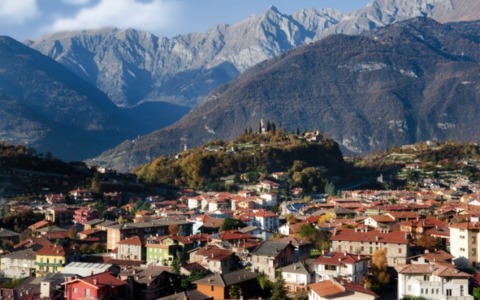 La Strada dei Ciclamini che collega Bienno e Lovere è la prima tra le 100 strade più belle d’Italia