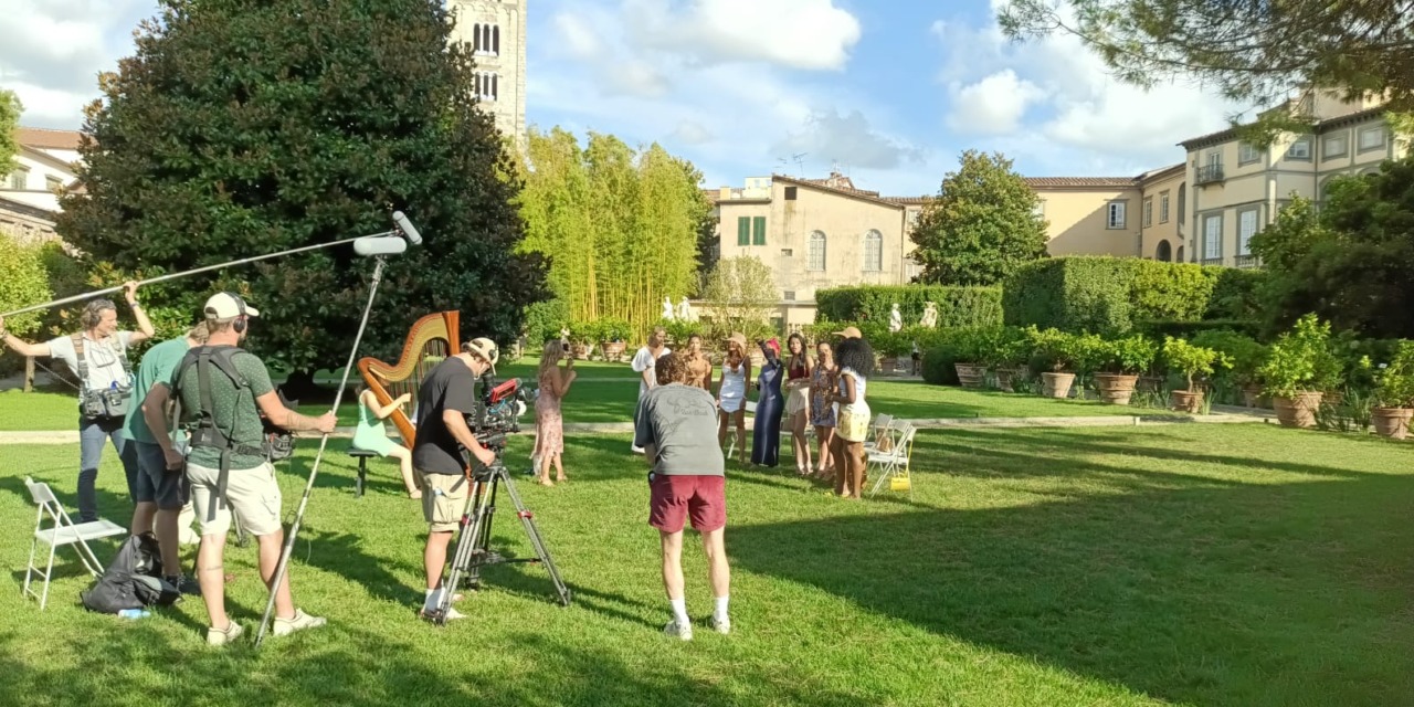Lucca ancora set internazionale: terminate le riprese di un reality olandese nel centro storico e nel territorio