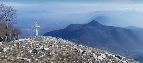 Malore in montagna, muore escursionista di 69 anni