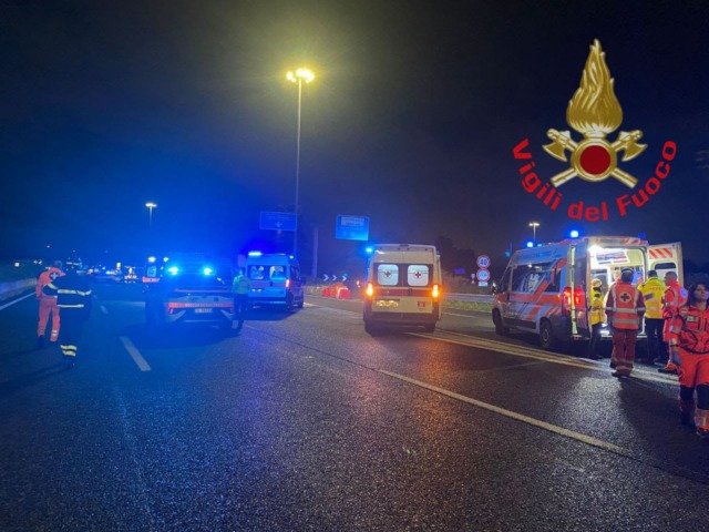 Maxi incidente sulla Statale 36, convolti 12 veicoli e un autobus di linea