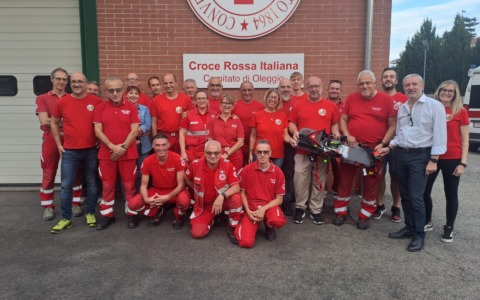 Oleggio: la Croce Rossa riceve un dono speciale dai Vigili del fuoco volontari
