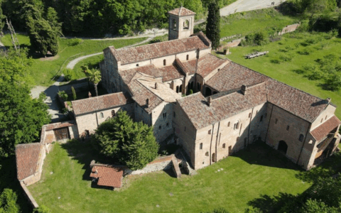 Pedalando in provincia di Asti alla scoperta dell’architettura romanica del territorio