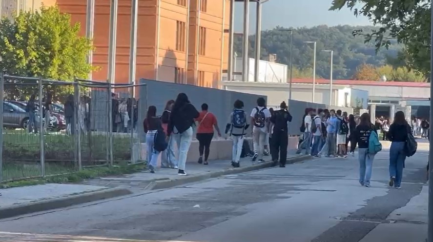 Primo giorno di scuola, traffico sostenuto ma senza caos: il piano del Comune di Firenze regge la prova