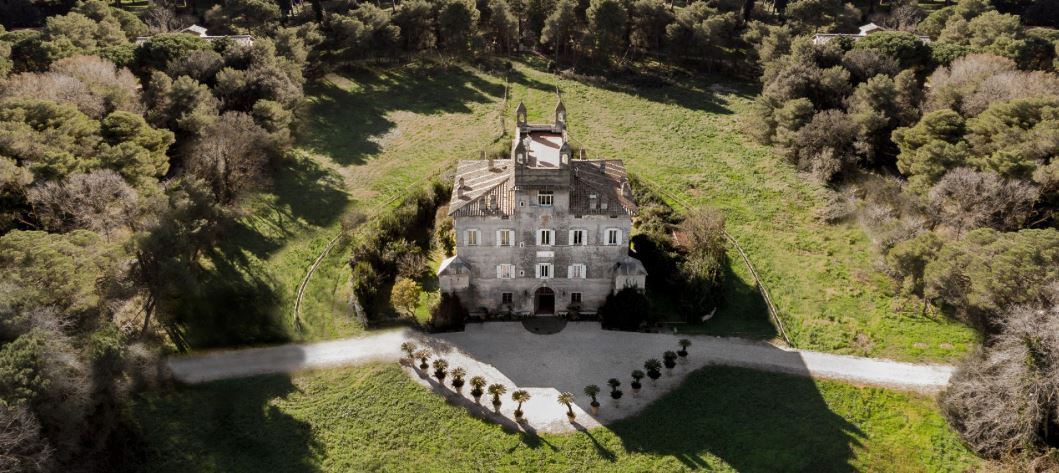 Provoca incendio vicino la pineta di Castel Fusano, denunciato