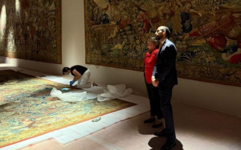 Quasi tutto pronto per vedere gli arazzi dedicati alla Battaglia di Pavia: esposti per la prima volta in città